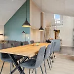 3 Bedroom Lovely In Semesterbostad *