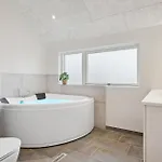 3 Bedroom Lovely In Semesterbostad Bogense