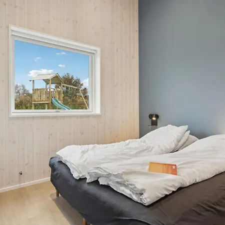 3 Bedroom Lovely In Богенсе