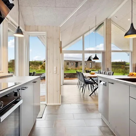 Vakantiehuis 3 Bedroom Lovely In