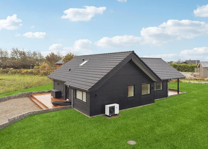 3 Bedroom Lovely In Bogense