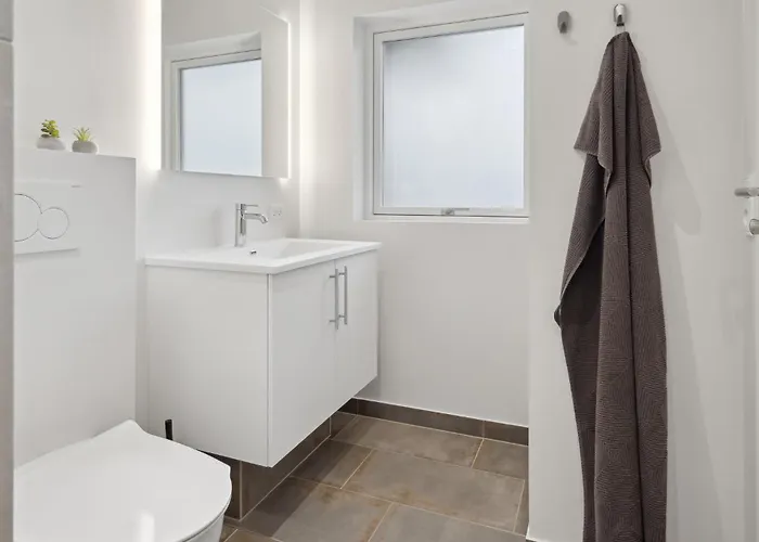 3 Bedroom Lovely In Σπίτι διακοπών *