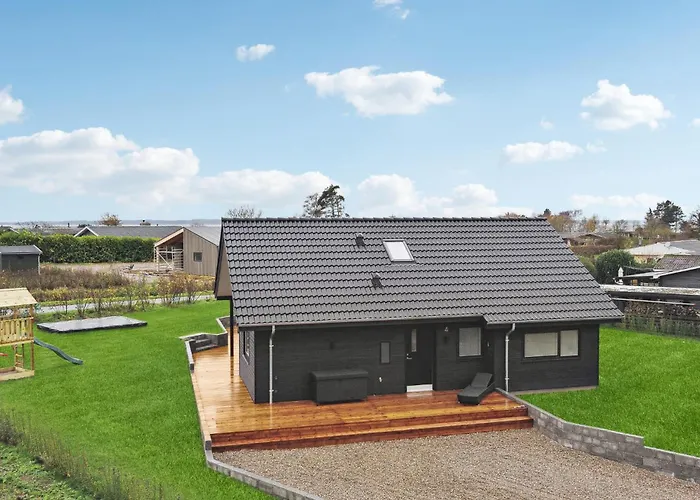 Σπίτι διακοπών 3 Bedroom Lovely In *