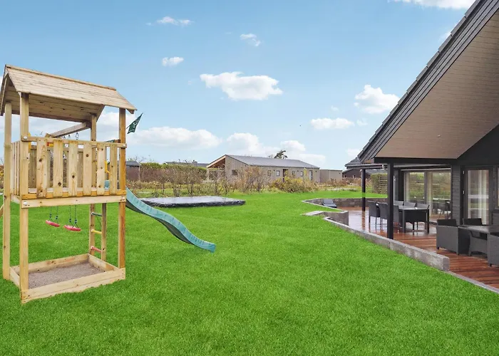 3 Bedroom Lovely In Σπίτι διακοπών *